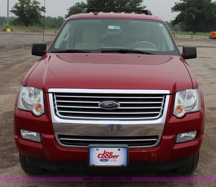 image for item I1618 2010 Ford Explorer XLT SUV