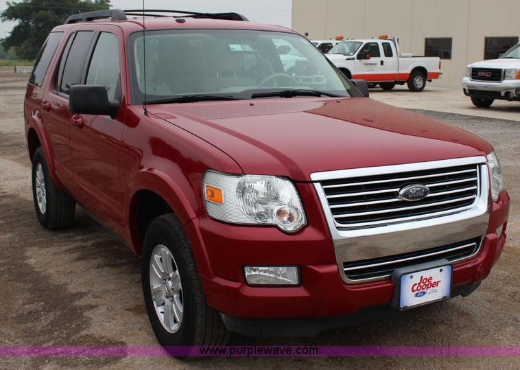 image for item I1618 2010 Ford Explorer XLT SUV