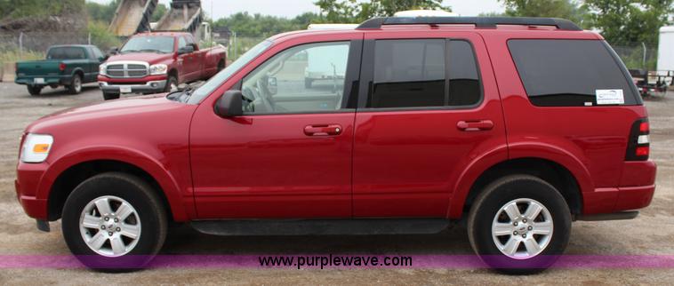 image for item I1618 2010 Ford Explorer XLT SUV