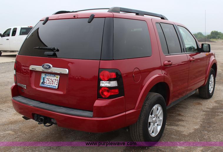 image for item I1618 2010 Ford Explorer XLT SUV