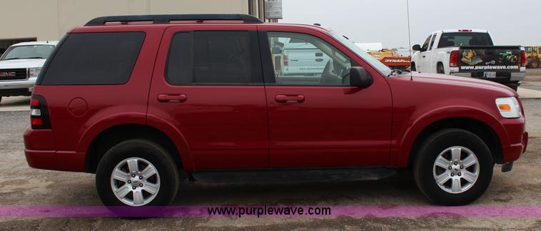 image for item I1618 2010 Ford Explorer XLT SUV