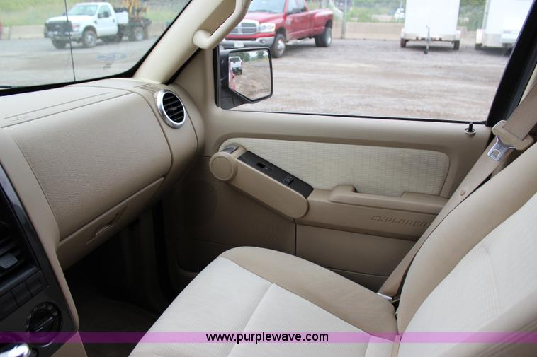 image for item I1618 2010 Ford Explorer XLT SUV
