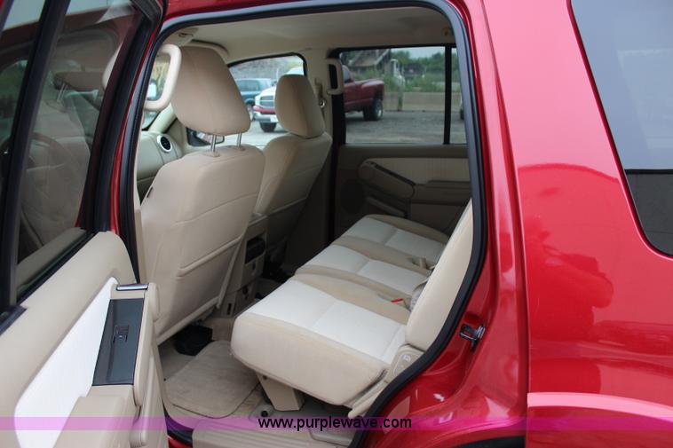 image for item I1618 2010 Ford Explorer XLT SUV