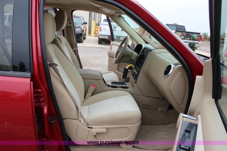 image for item I1618 2010 Ford Explorer XLT SUV