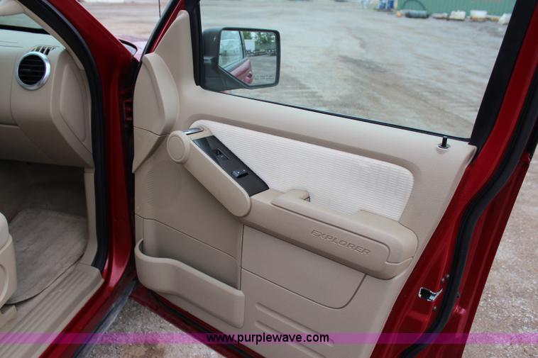 image for item I1618 2010 Ford Explorer XLT SUV