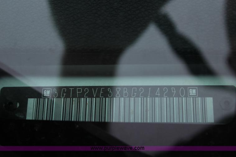 image for item I1619 2011 GMC Sierra 1500 SLE Z71 Crew Cab pickup truck