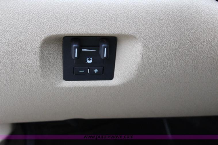 image for item I1619 2011 GMC Sierra 1500 SLE Z71 Crew Cab pickup truck