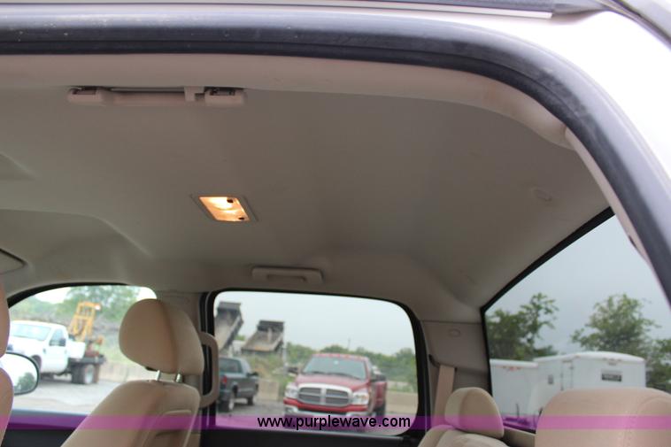 image for item I1619 2011 GMC Sierra 1500 SLE Z71 Crew Cab pickup truck