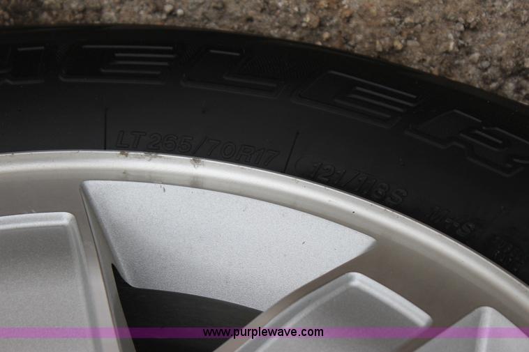 image for item I1619 2011 GMC Sierra 1500 SLE Z71 Crew Cab pickup truck