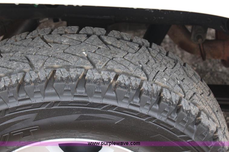 image for item I1619 2011 GMC Sierra 1500 SLE Z71 Crew Cab pickup truck