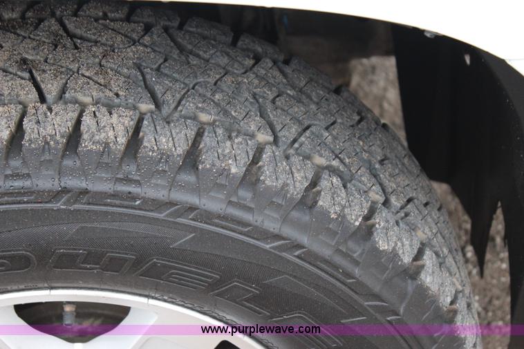 image for item I1619 2011 GMC Sierra 1500 SLE Z71 Crew Cab pickup truck