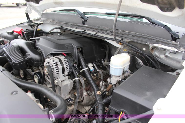 image for item I1619 2011 GMC Sierra 1500 SLE Z71 Crew Cab pickup truck