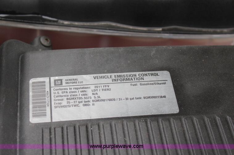 image for item I1619 2011 GMC Sierra 1500 SLE Z71 Crew Cab pickup truck