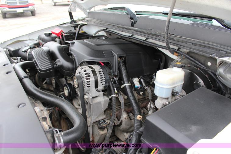 image for item I1619 2011 GMC Sierra 1500 SLE Z71 Crew Cab pickup truck