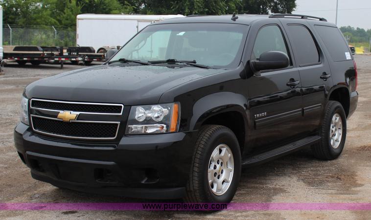 image for item I1621 2010 Chevrolet Tahoe LS SUV