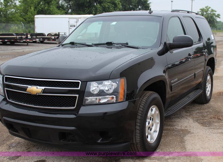 image for item I1621 2010 Chevrolet Tahoe LS SUV