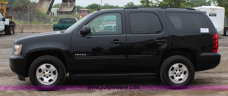 image for item I1621 2010 Chevrolet Tahoe LS SUV