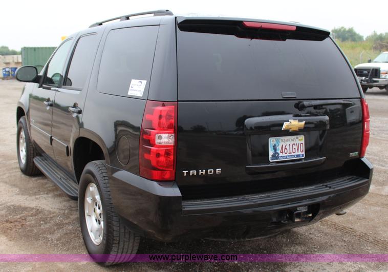 image for item I1621 2010 Chevrolet Tahoe LS SUV