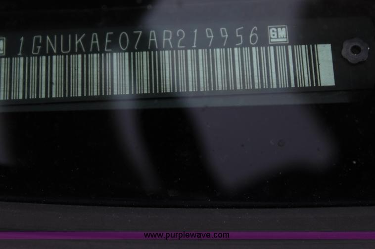 image for item I1621 2010 Chevrolet Tahoe LS SUV