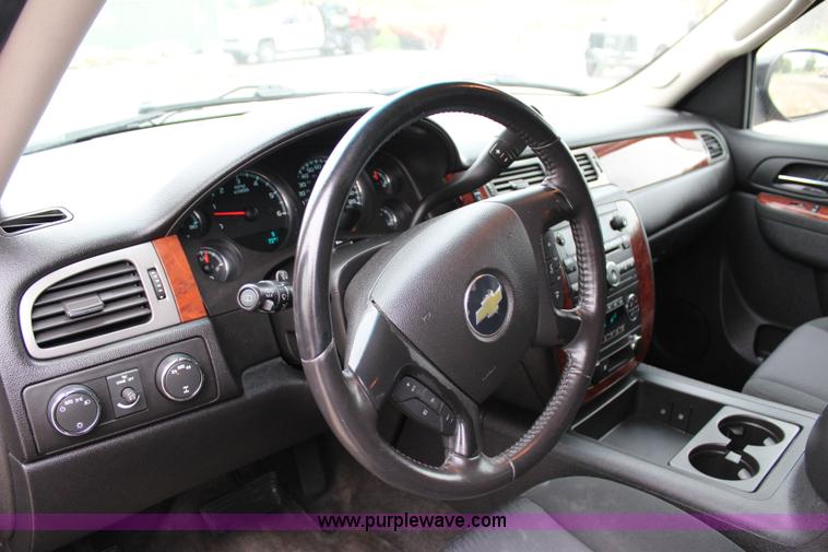 image for item I1621 2010 Chevrolet Tahoe LS SUV