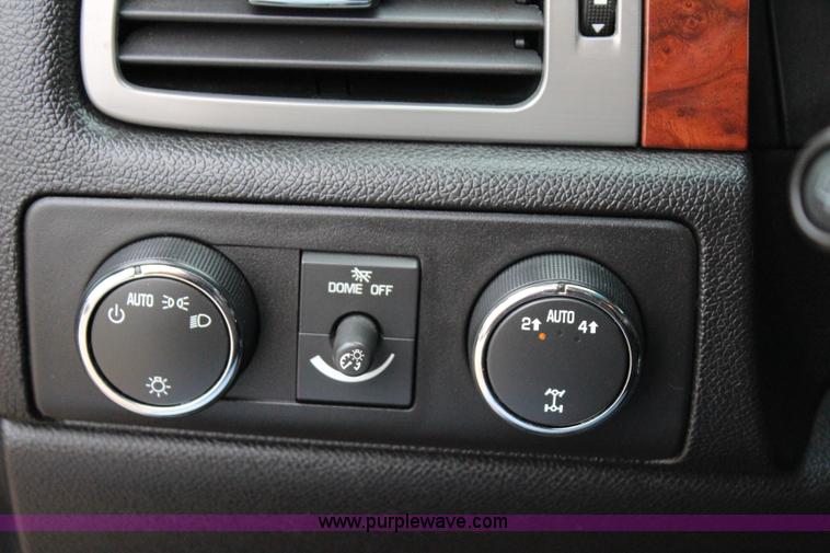 image for item I1621 2010 Chevrolet Tahoe LS SUV