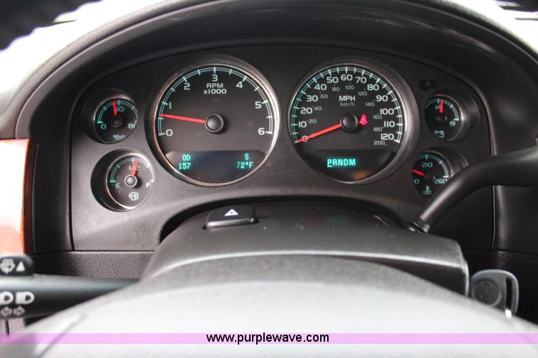 image for item I1621 2010 Chevrolet Tahoe LS SUV