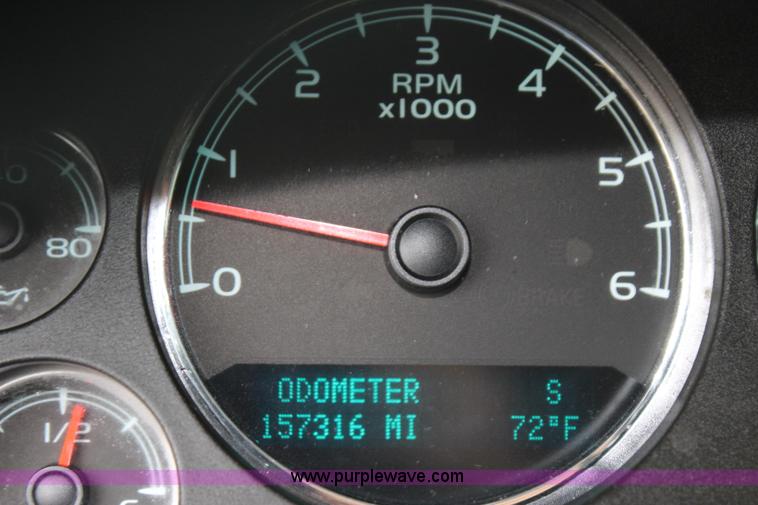 image for item I1621 2010 Chevrolet Tahoe LS SUV