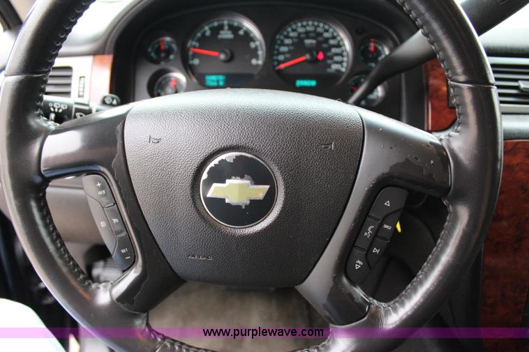 image for item I1621 2010 Chevrolet Tahoe LS SUV