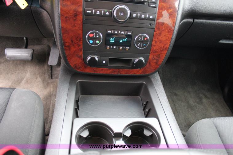 image for item I1621 2010 Chevrolet Tahoe LS SUV