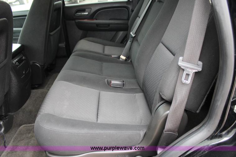 image for item I1621 2010 Chevrolet Tahoe LS SUV