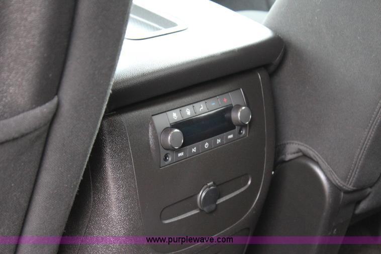 image for item I1621 2010 Chevrolet Tahoe LS SUV