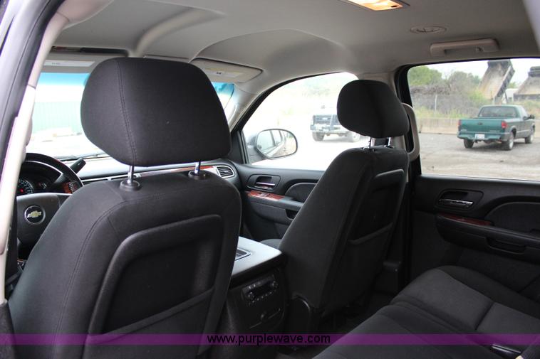 image for item I1621 2010 Chevrolet Tahoe LS SUV