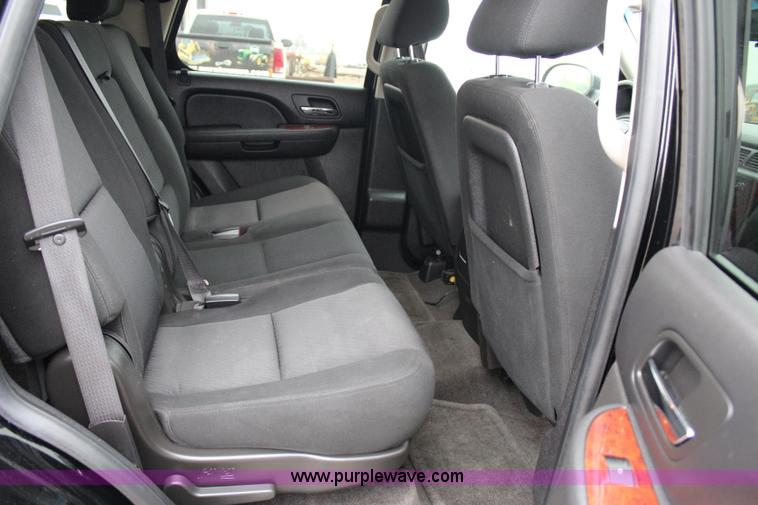 image for item I1621 2010 Chevrolet Tahoe LS SUV