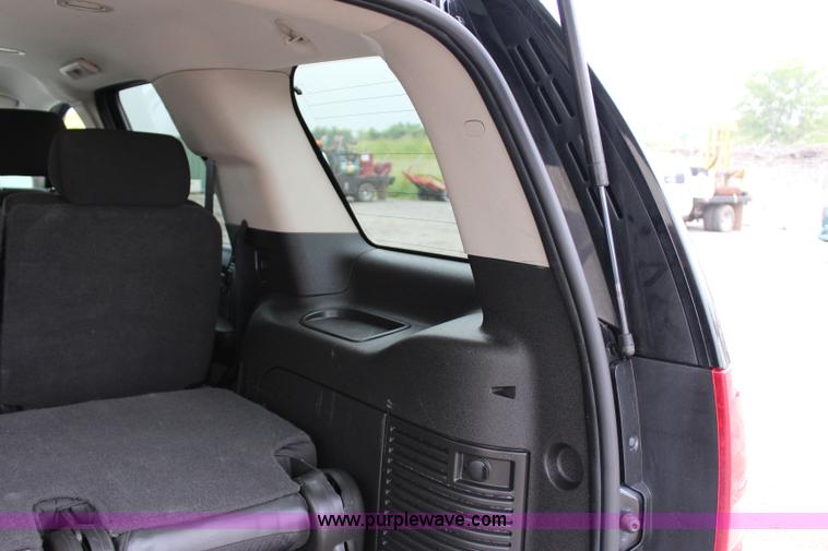 image for item I1621 2010 Chevrolet Tahoe LS SUV