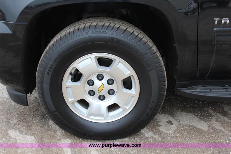 image for item I1621 2010 Chevrolet Tahoe LS SUV