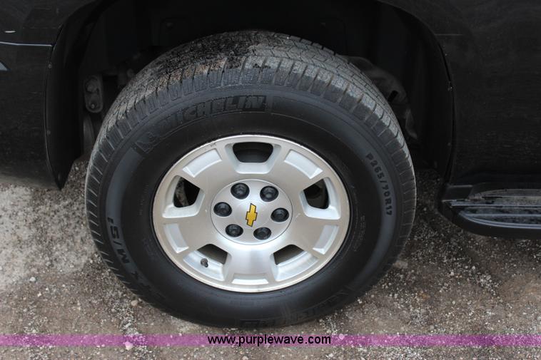 image for item I1621 2010 Chevrolet Tahoe LS SUV