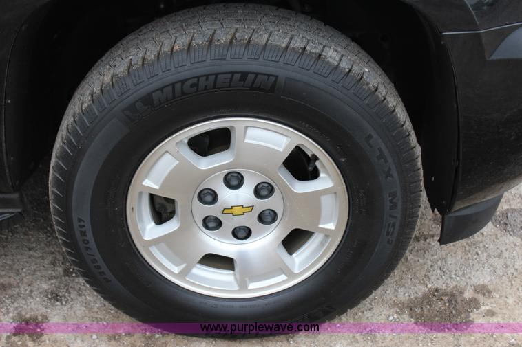 image for item I1621 2010 Chevrolet Tahoe LS SUV