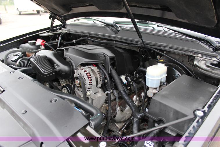 image for item I1621 2010 Chevrolet Tahoe LS SUV