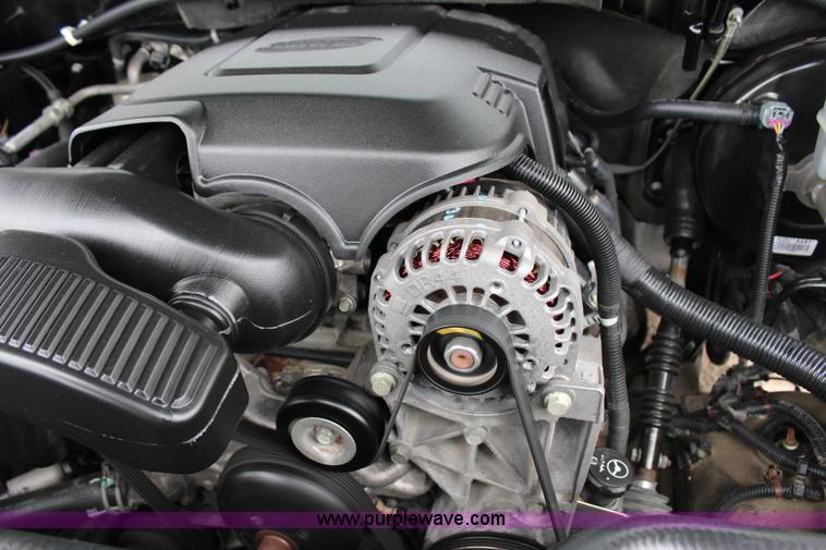 image for item I1621 2010 Chevrolet Tahoe LS SUV