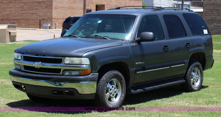 image for item I1634 2001 Chevrolet Tahoe LS SUV