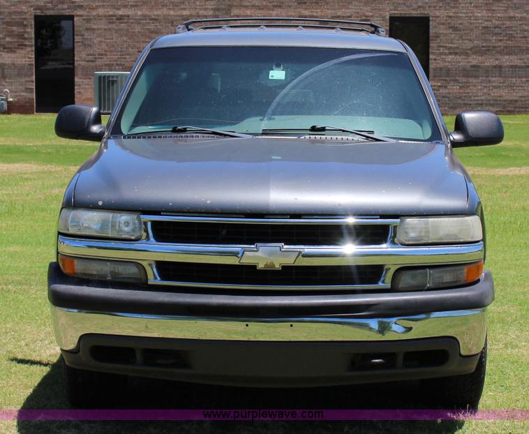image for item I1634 2001 Chevrolet Tahoe LS SUV