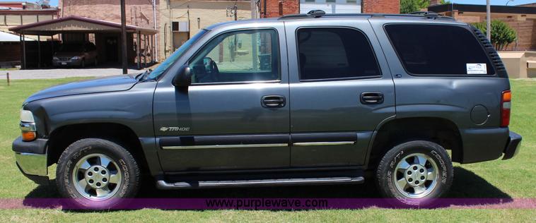 image for item I1634 2001 Chevrolet Tahoe LS SUV