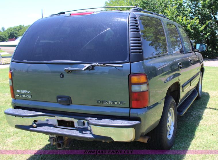 image for item I1634 2001 Chevrolet Tahoe LS SUV
