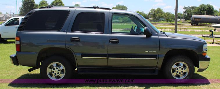 image for item I1634 2001 Chevrolet Tahoe LS SUV