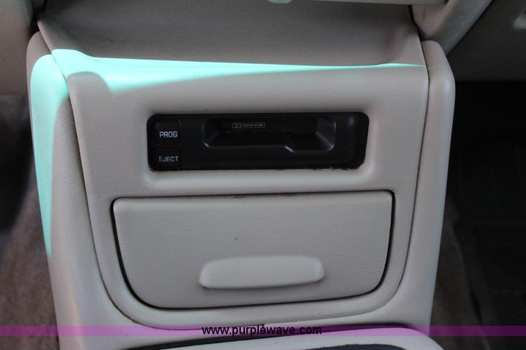 image for item I1634 2001 Chevrolet Tahoe LS SUV