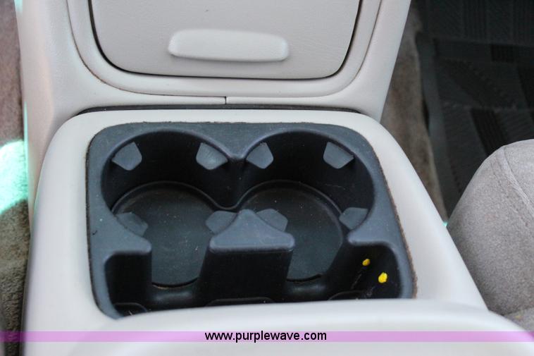 image for item I1634 2001 Chevrolet Tahoe LS SUV