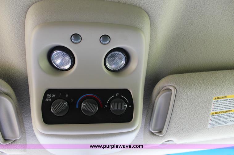 image for item I1634 2001 Chevrolet Tahoe LS SUV