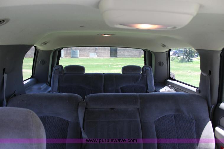 image for item I1634 2001 Chevrolet Tahoe LS SUV