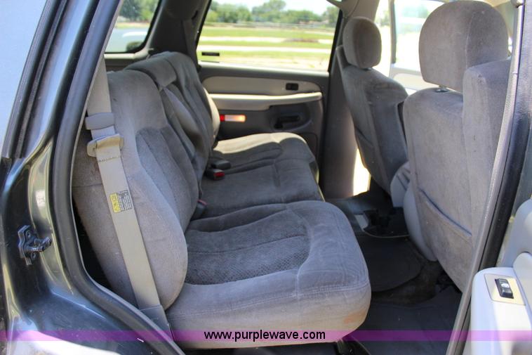 image for item I1634 2001 Chevrolet Tahoe LS SUV