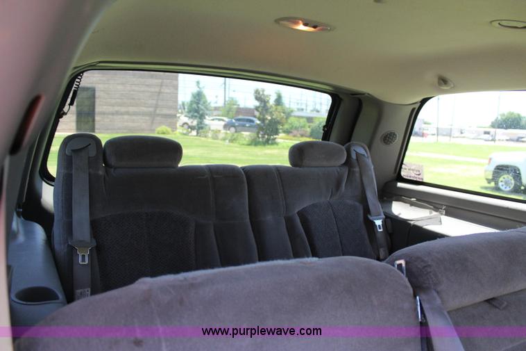 image for item I1634 2001 Chevrolet Tahoe LS SUV